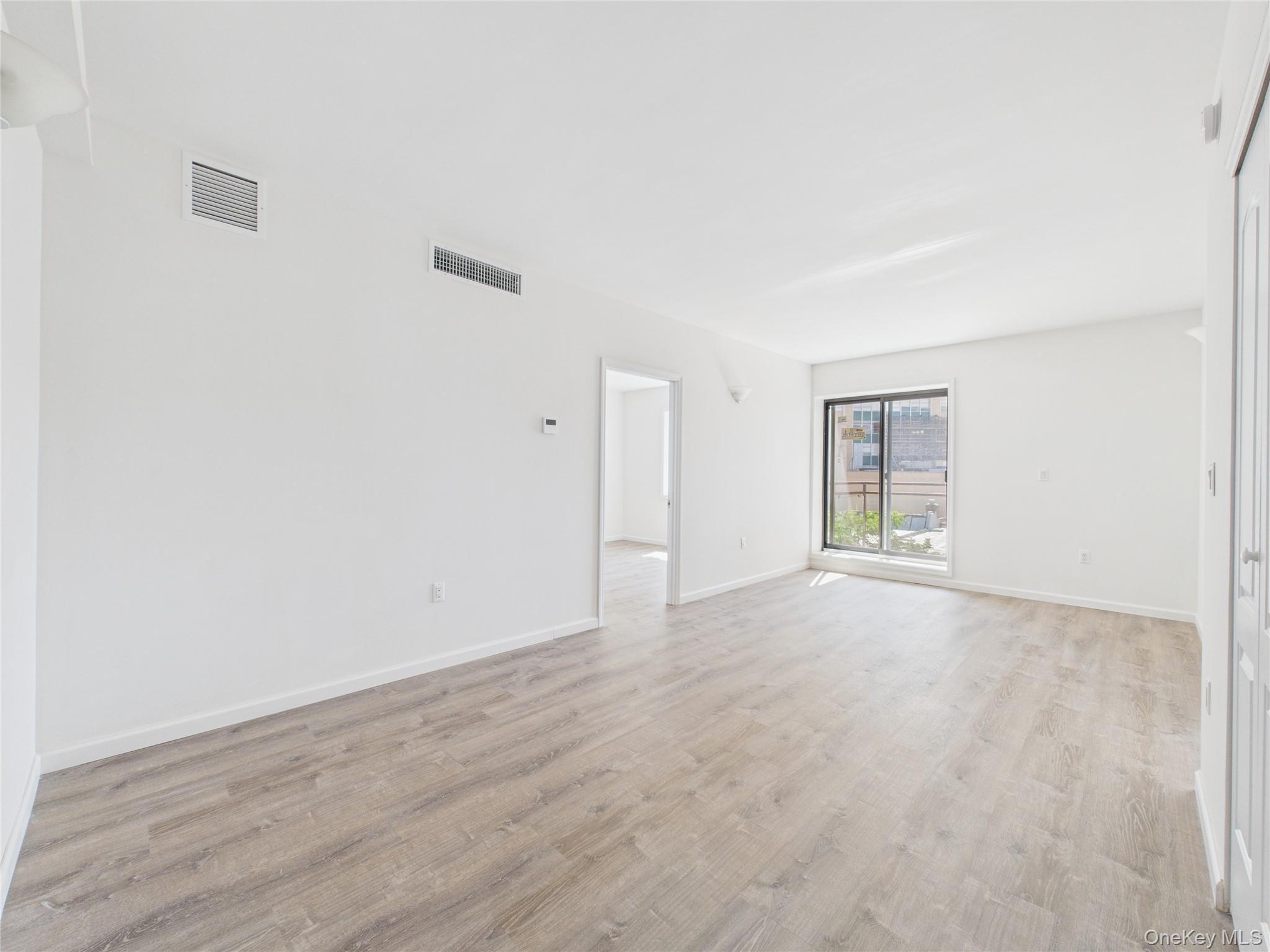 #3 photo, 97-30 64th Avenue, クイーンズ区 Rego Park , NY 11374