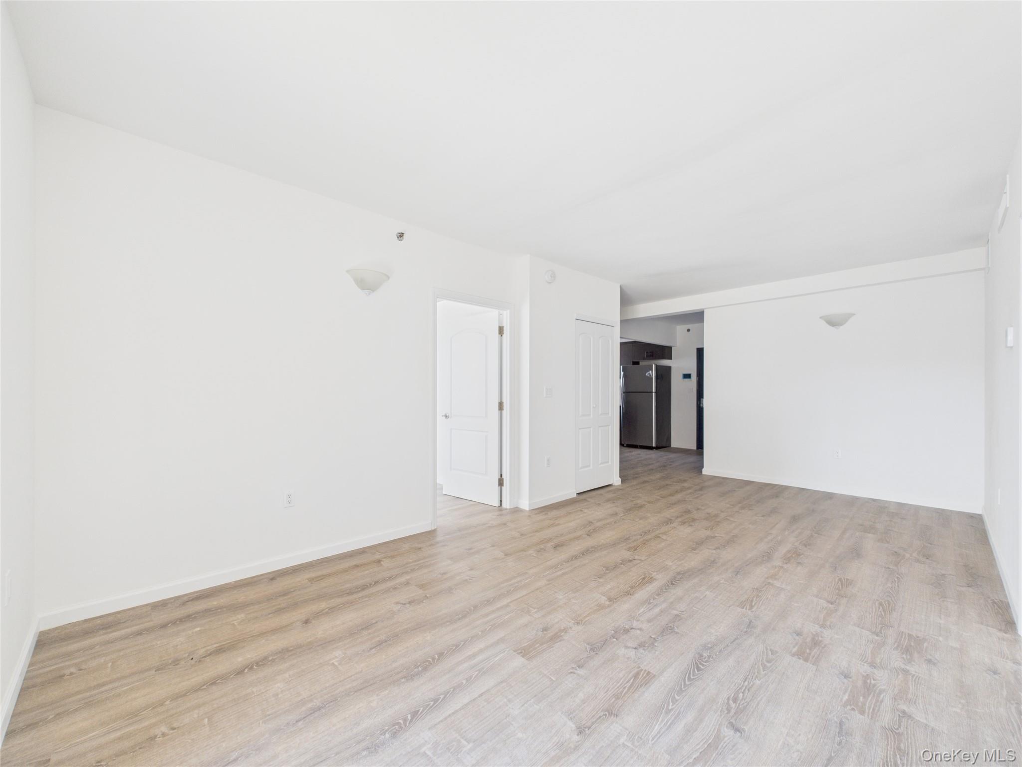 #4 photo, 97-30 64th Avenue, クイーンズ区 Rego Park , NY 11374