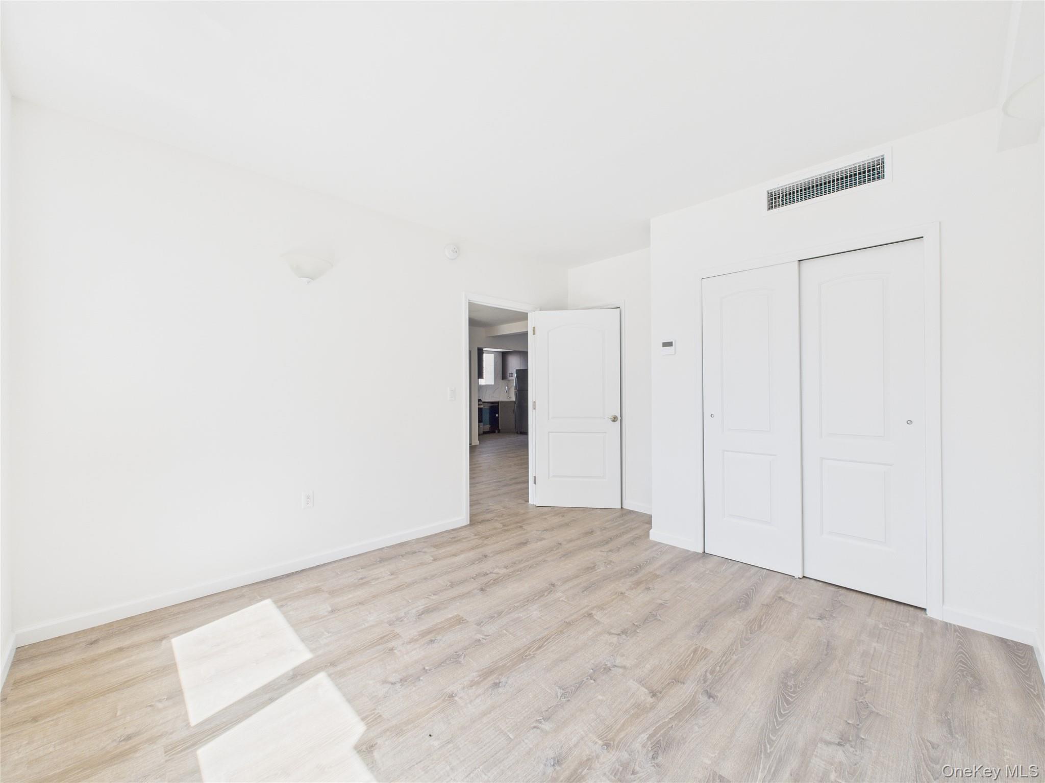 #8 photo, 97-30 64th Avenue, クイーンズ区 Rego Park , NY 11374