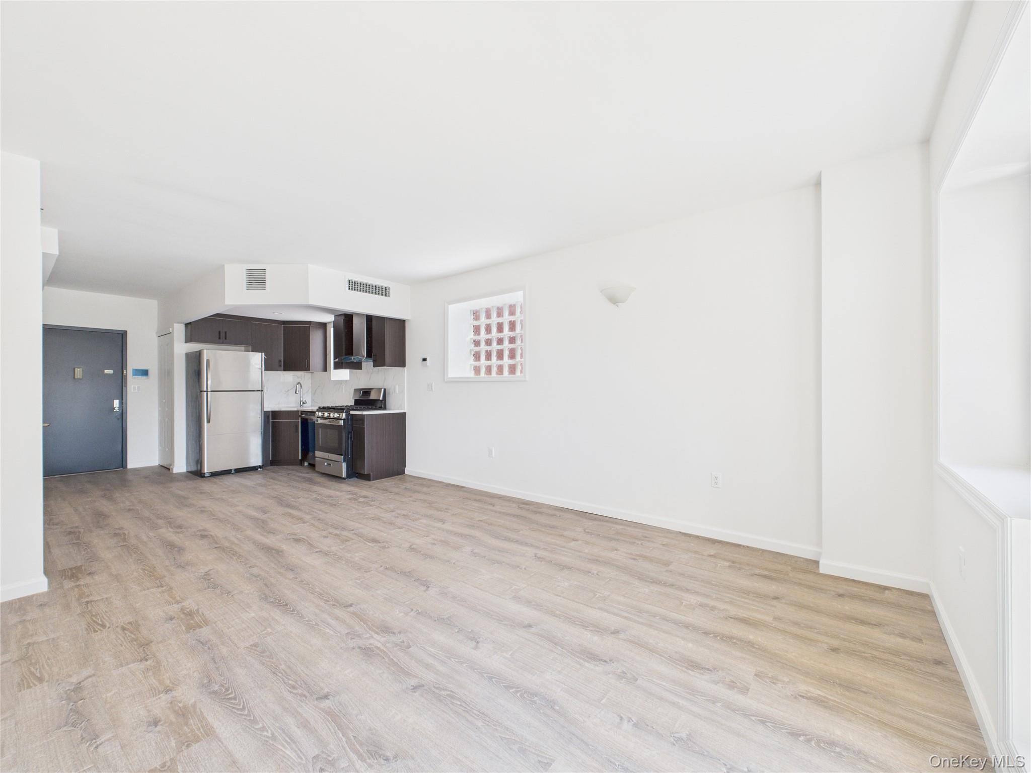 #3 photo, 97-30 64th Avenue, クイーンズ区 Rego Park , NY 11374