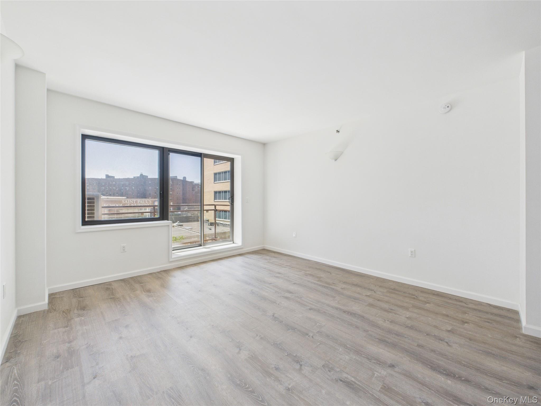 #4 photo, 97-30 64th Avenue, クイーンズ区 Rego Park , NY 11374