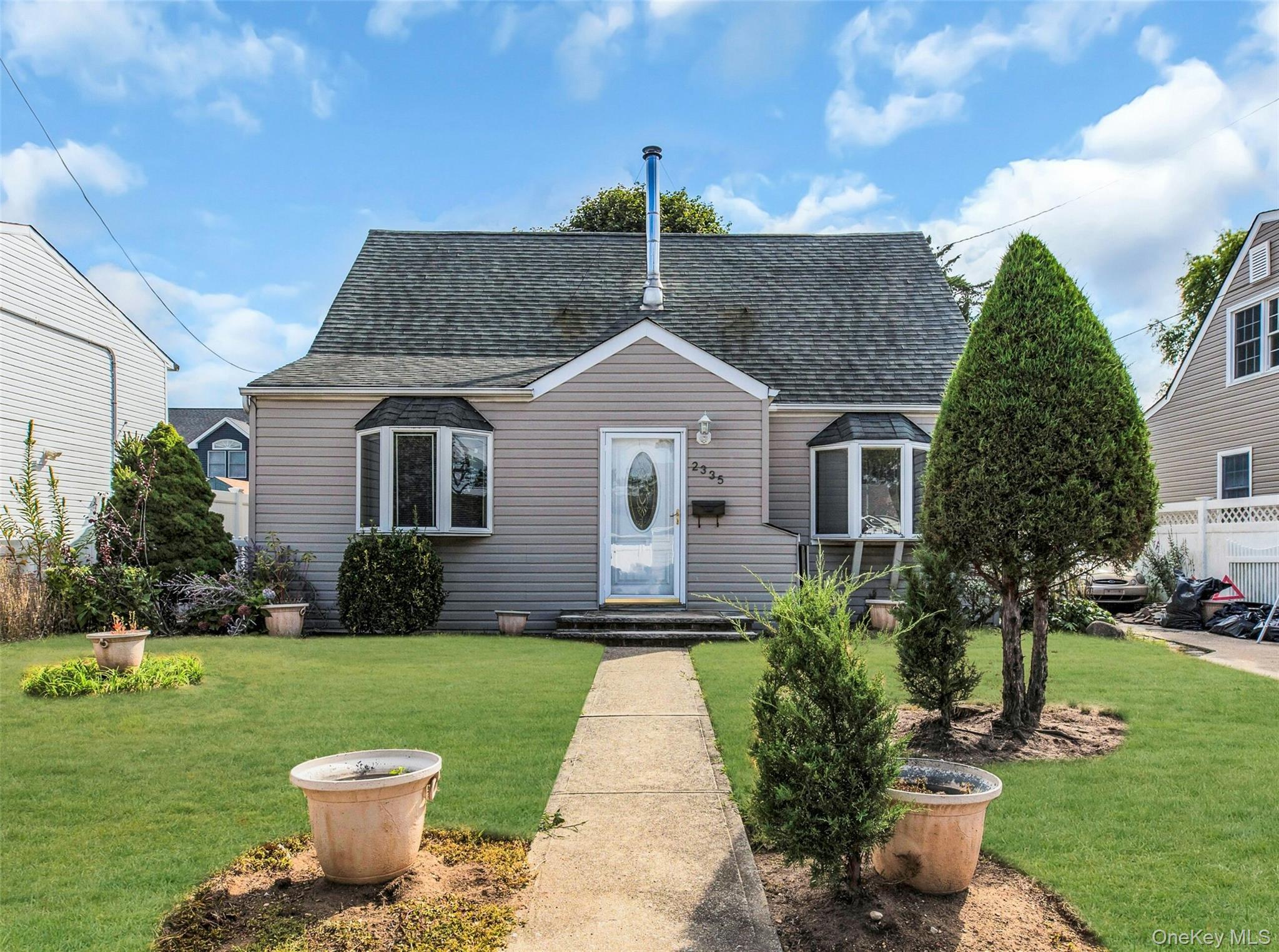 #1 photo, 2335 Maple Street, ナッソー郡 Seaford , NY 11783