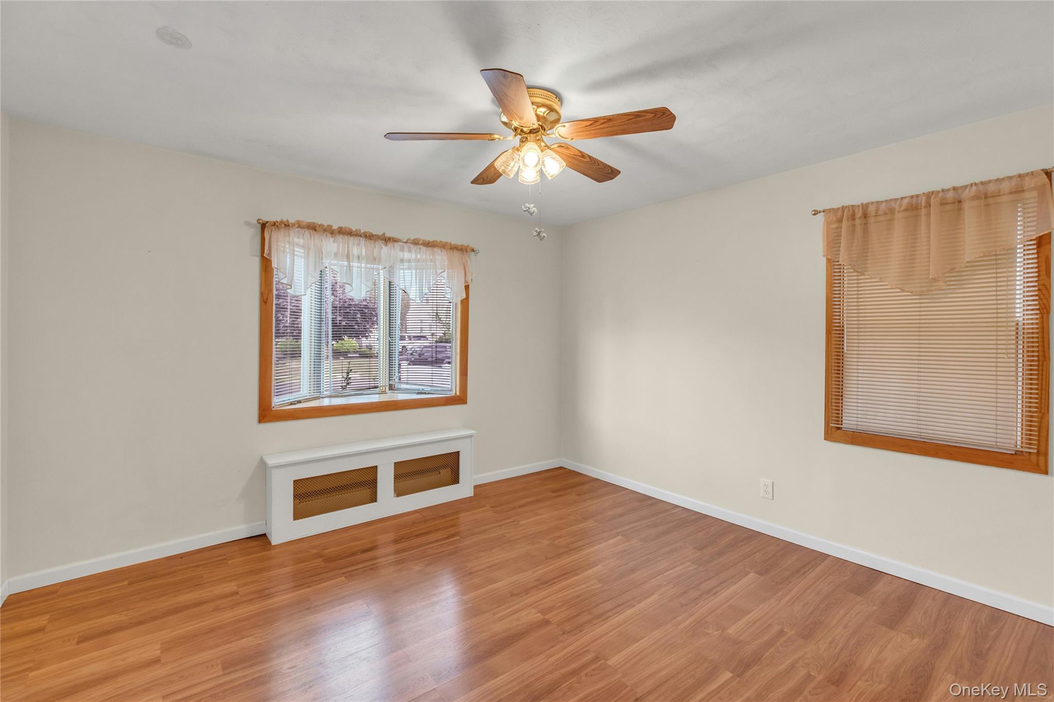 #10 photo, 2335 Maple Street, ナッソー郡 Seaford , NY 11783