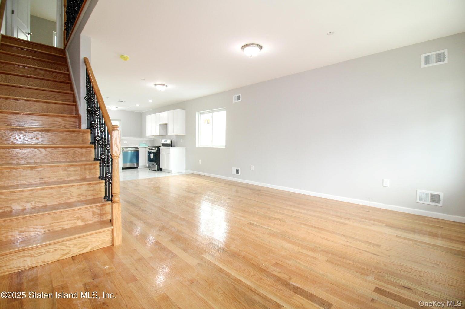 #3 photo, 85 Perry avenue, Staten Island , NY 10314