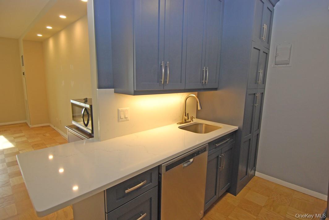 #8 photo, 26910 Grand Central Parkway, クイーンズ区 Floral Park , NY 11005