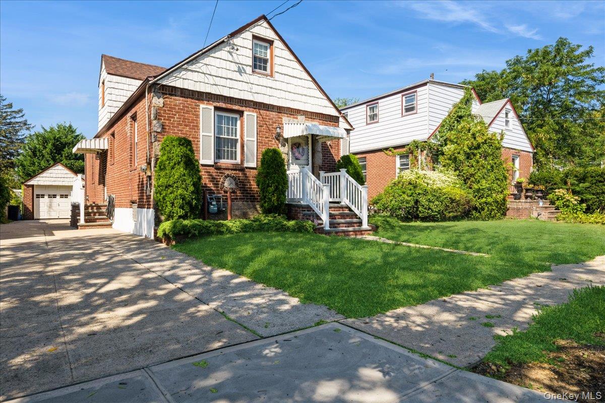 #1 photo, 68 Fairfield Street, नासाउ काउंटी Valley Stream , NY 11581