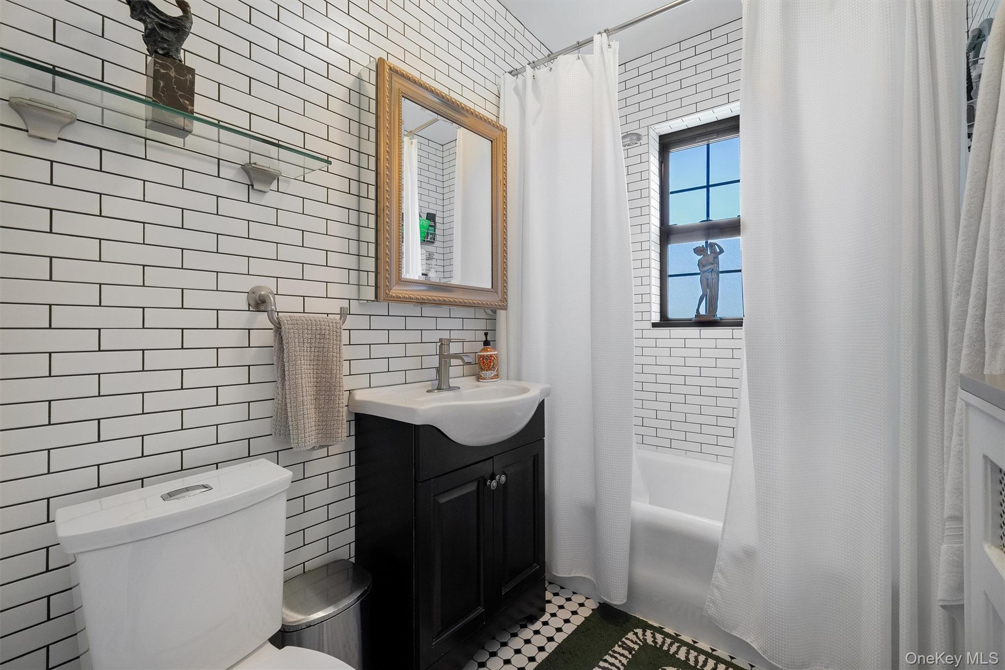 #12 photo, 23 Old Mamaroneck Avenue, White Plains , NY 10603