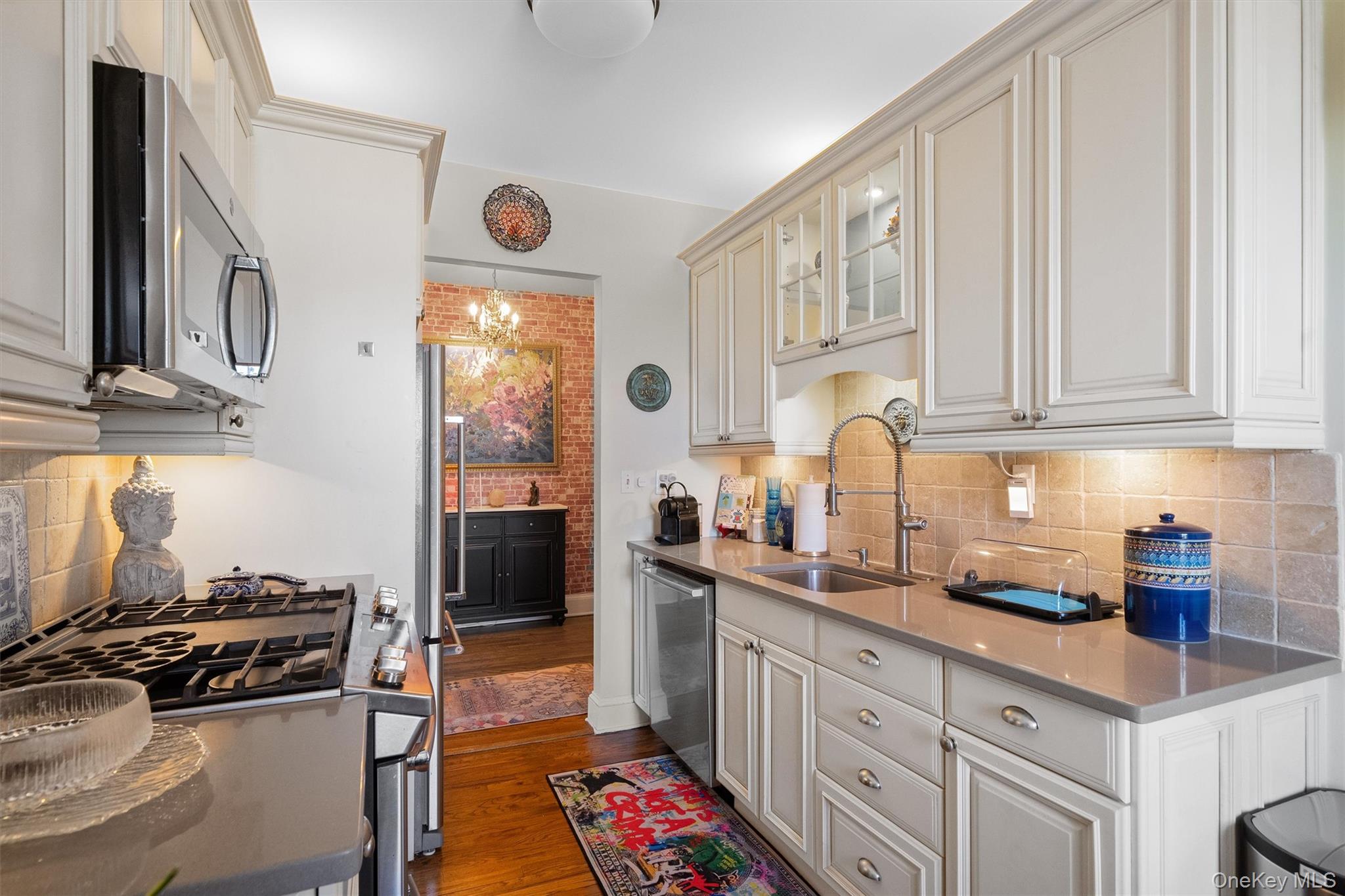 #9 photo, 23 Old Mamaroneck Avenue, White Plains , NY 10603