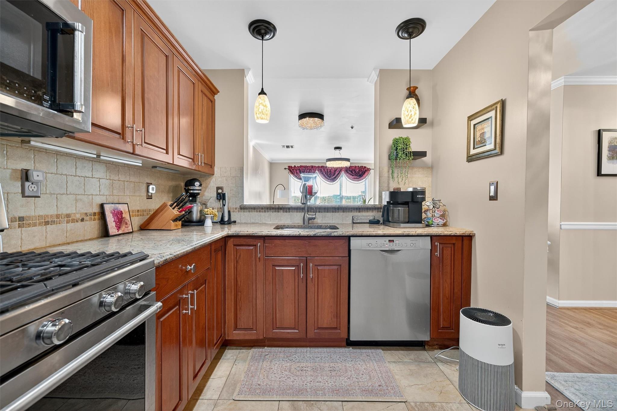 #12 photo, 3 Cross Street, Suffern , NY 10901