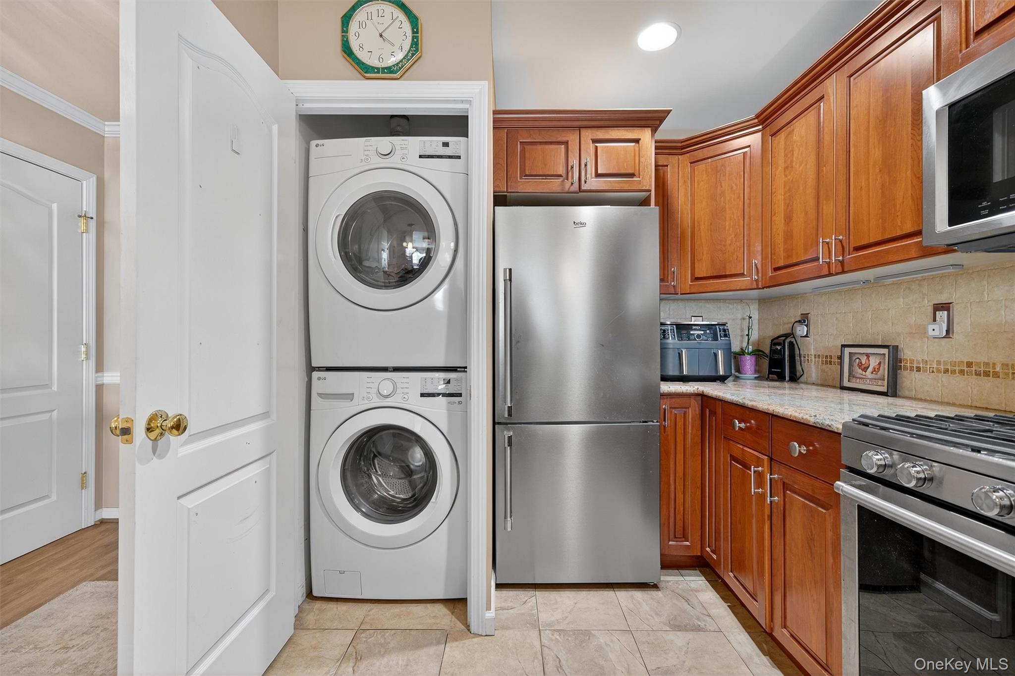 #14 photo, 3 Cross Street, Suffern , NY 10901