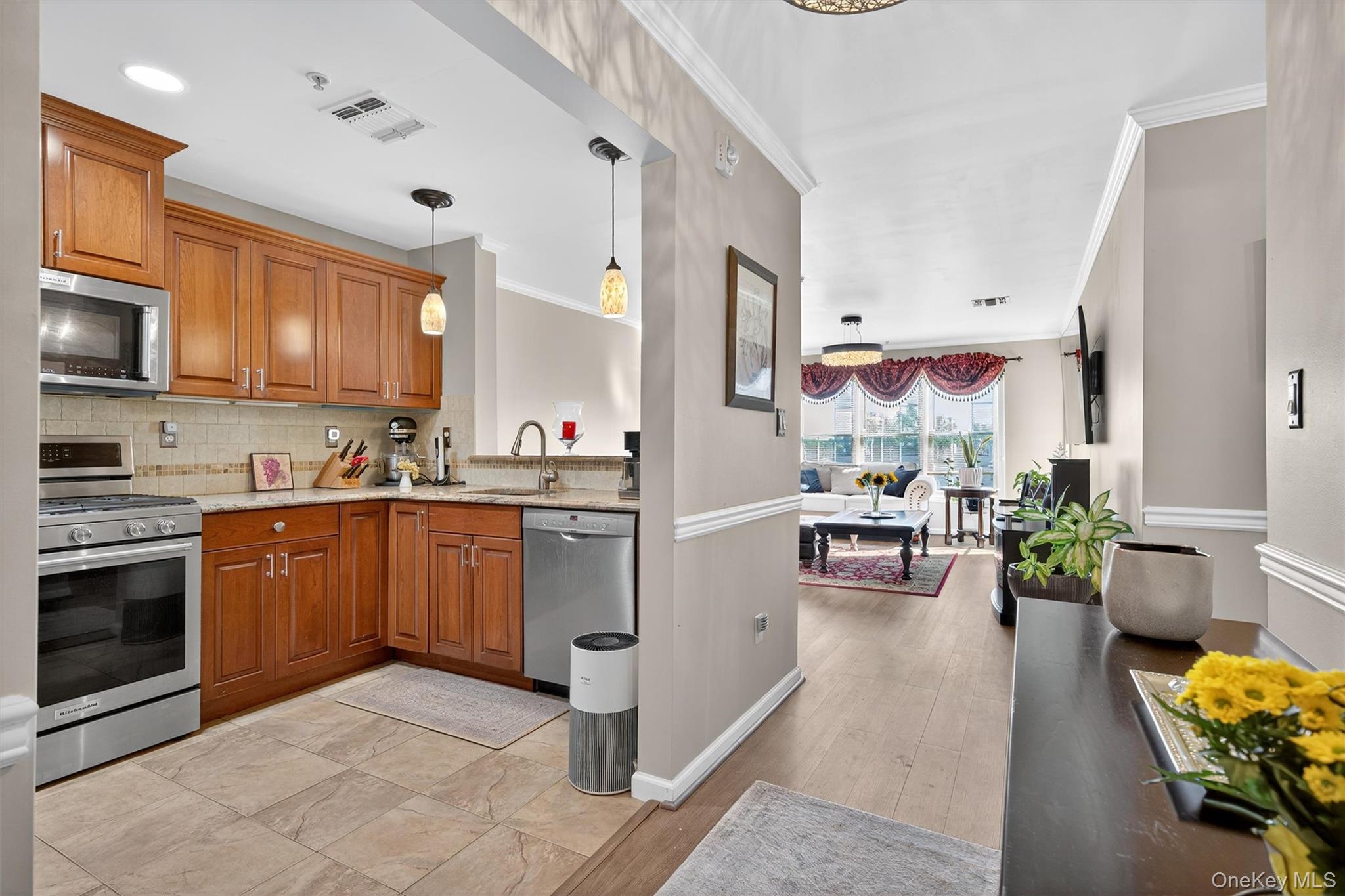 #7 photo, 3 Cross Street, Suffern , NY 10901