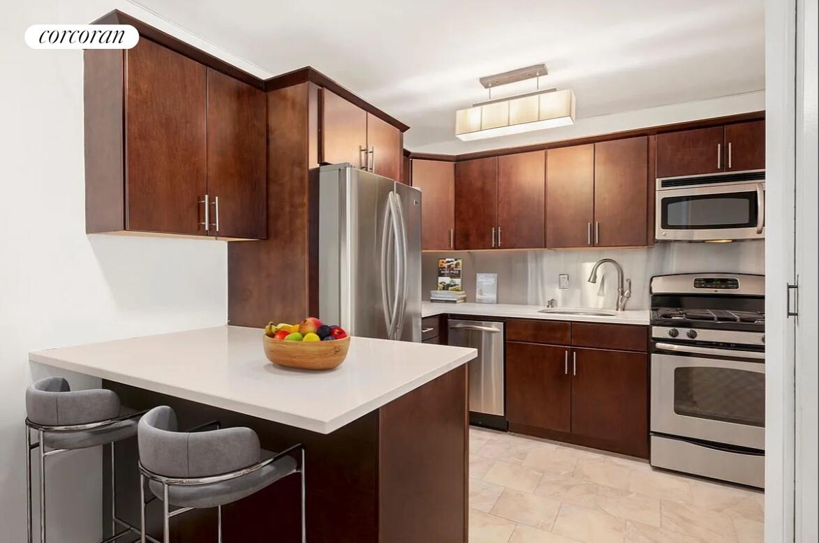 #4 photo, 370 E 76TH Street, マンハッタン Lenox Hill , NY 10021