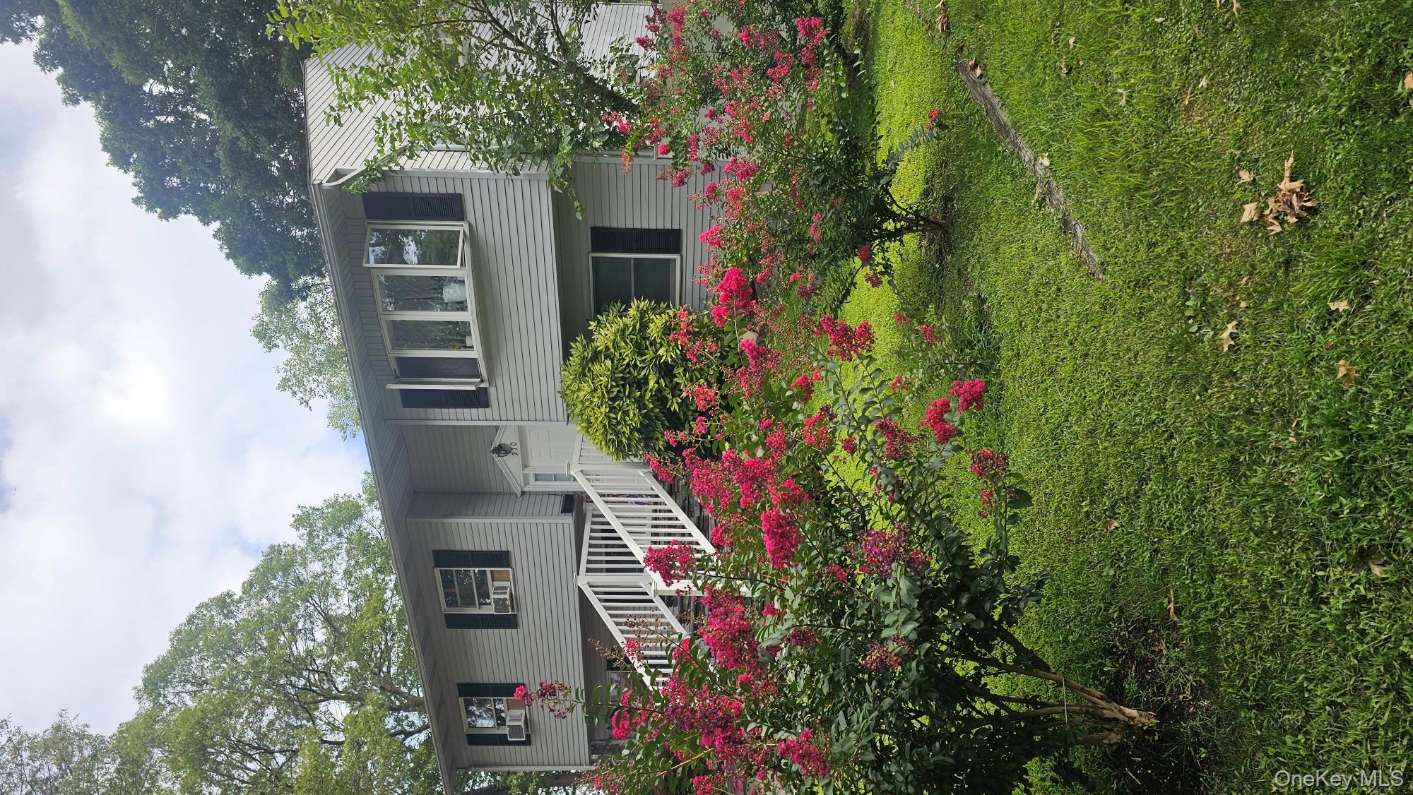 #2 photo, 270 W 4th Street, サフォーク郡 West Islip , NY 11795