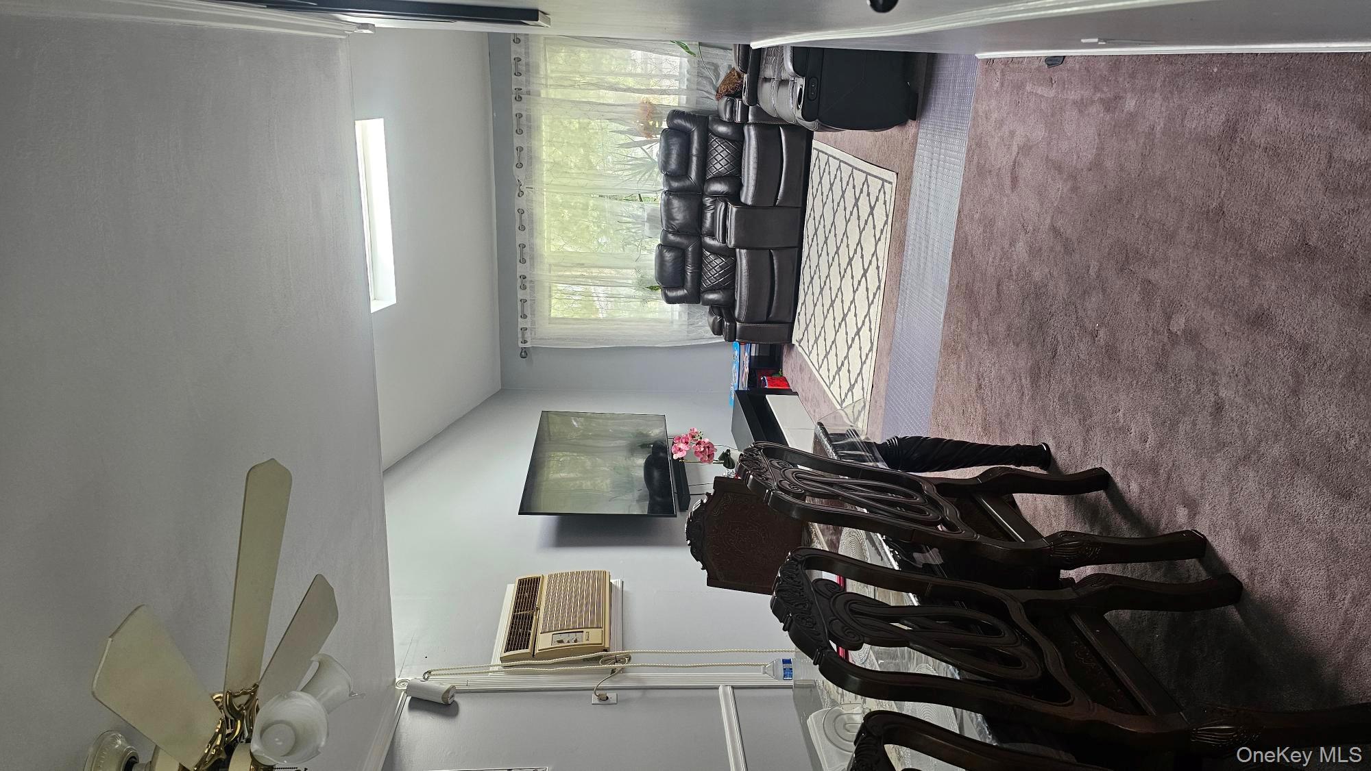 #3 photo, 270 W 4th Street, サフォーク郡 West Islip , NY 11795