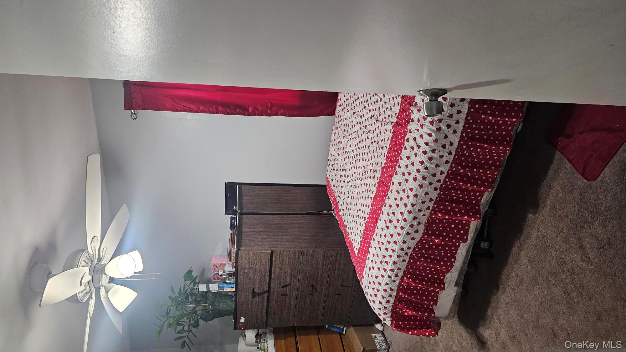 #8 photo, 270 W 4th Street, サフォーク郡 West Islip , NY 11795