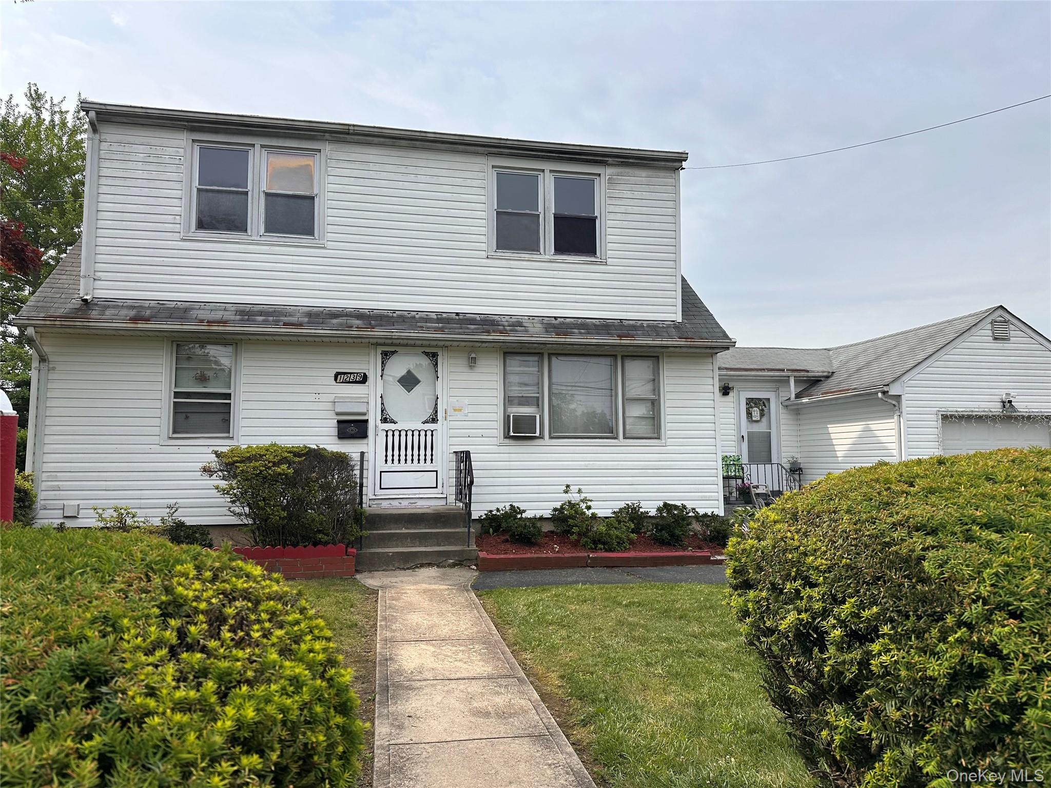 #1 photo, 1239 4th Street, 东长岛 West Babylon , NY 11704