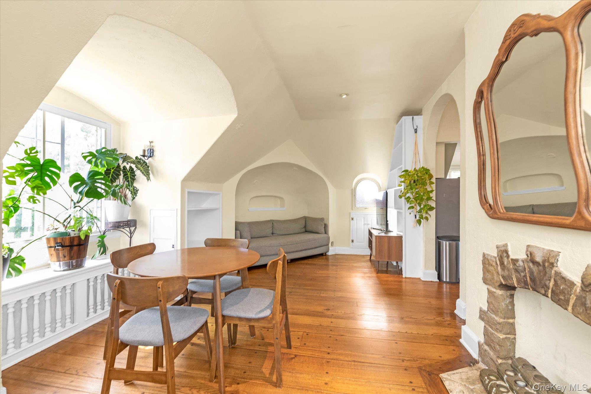 #3 photo, 38-30 Douglaston Parkway, クイーンズ区 Douglaston , NY 11363