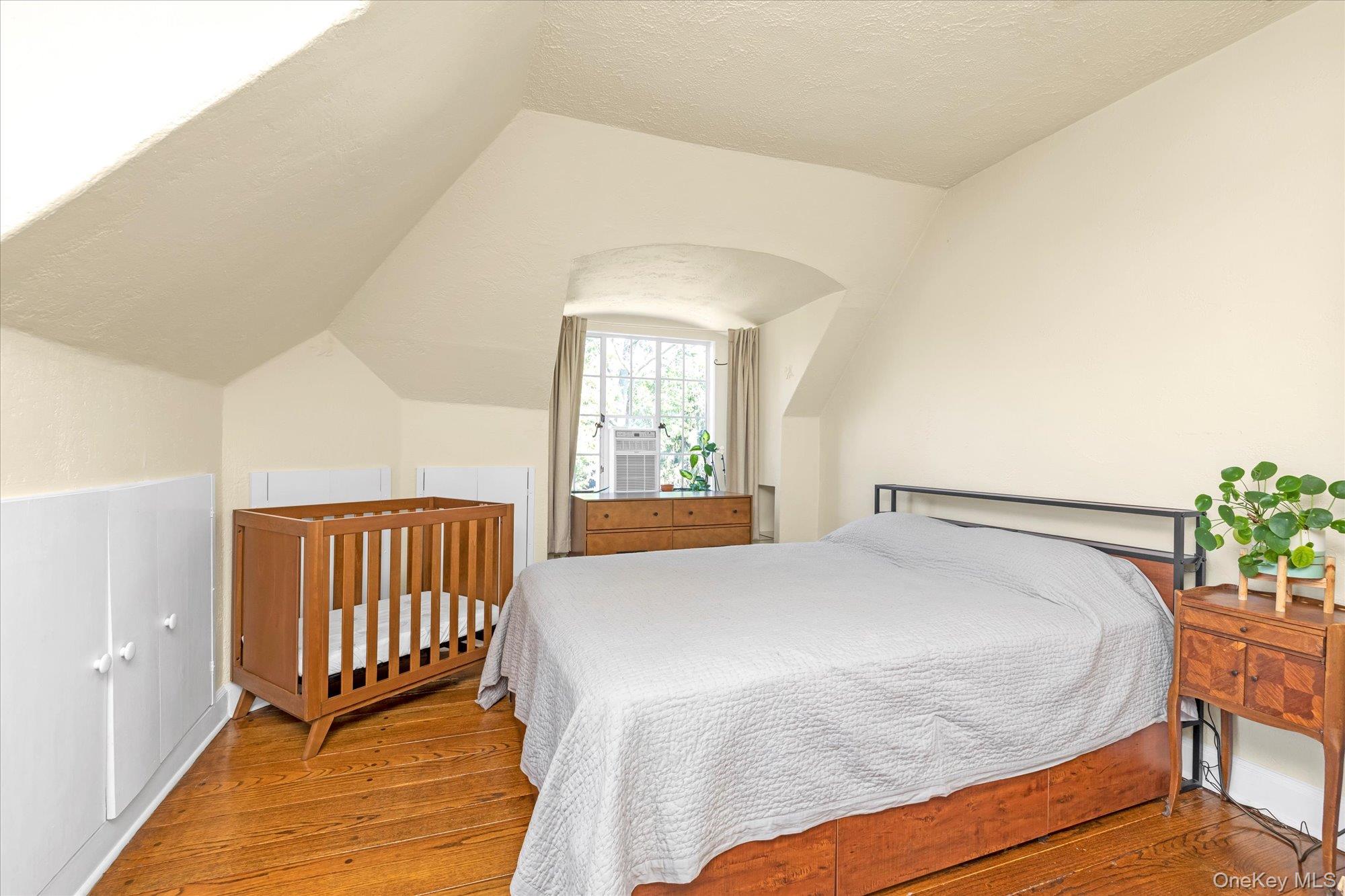 #9 photo, 38-30 Douglaston Parkway, クイーンズ区 Douglaston , NY 11363