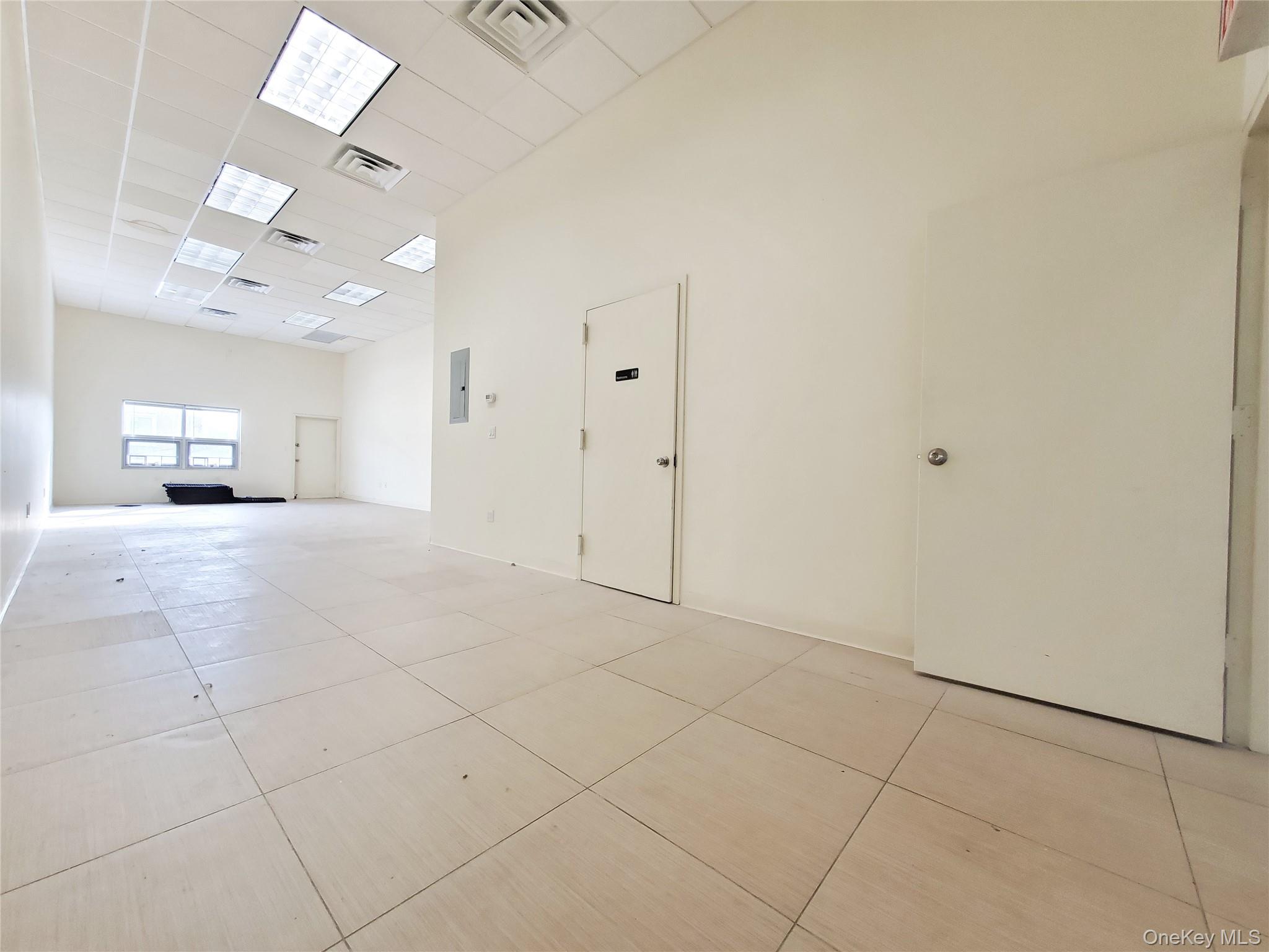 #1 photo, 61-12 220 Street, クイーンズ区 Bayside , NY 11364