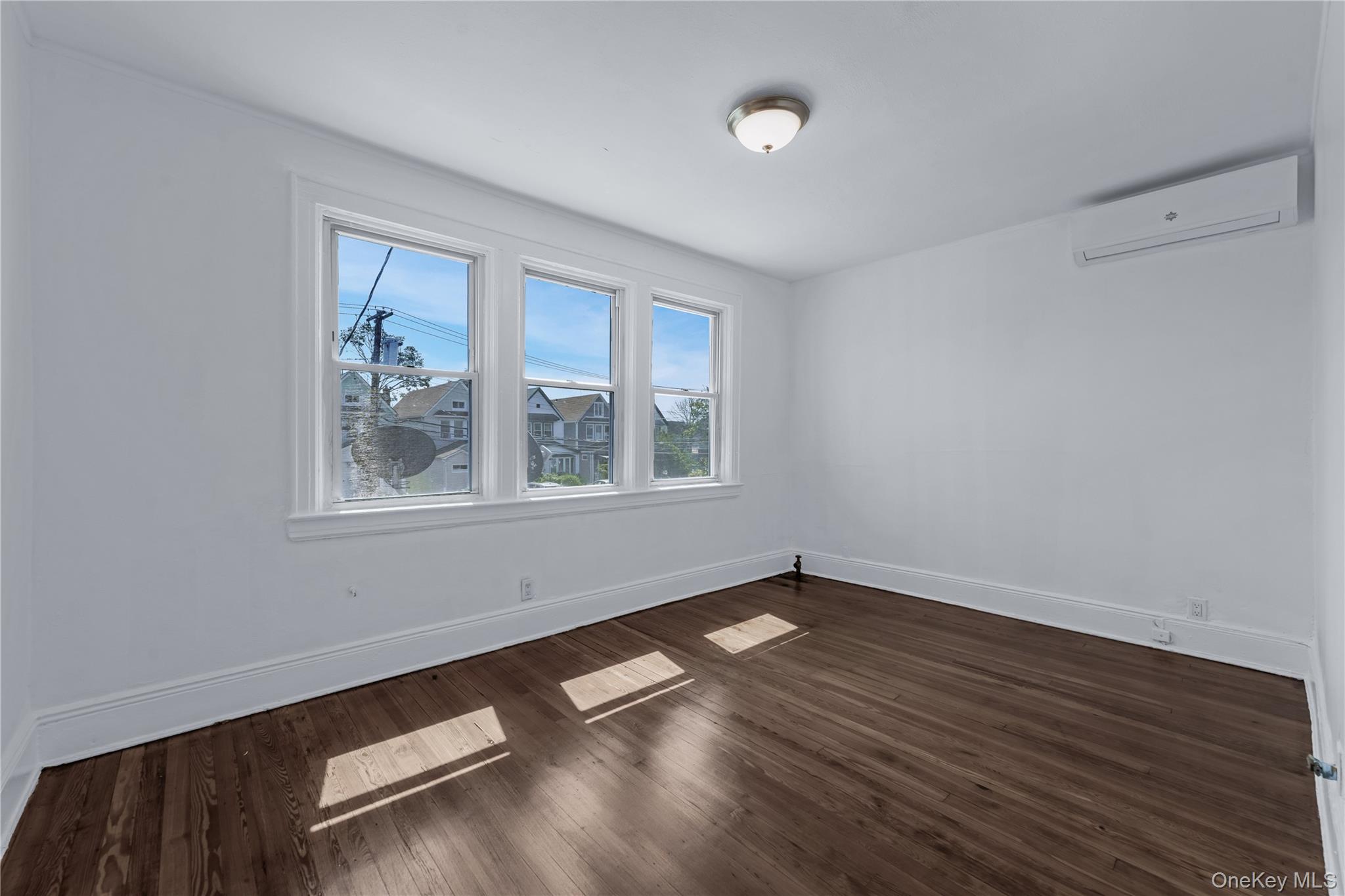 #5 photo, 132-11 109 Avenue, South Ozone Park , NY 11420