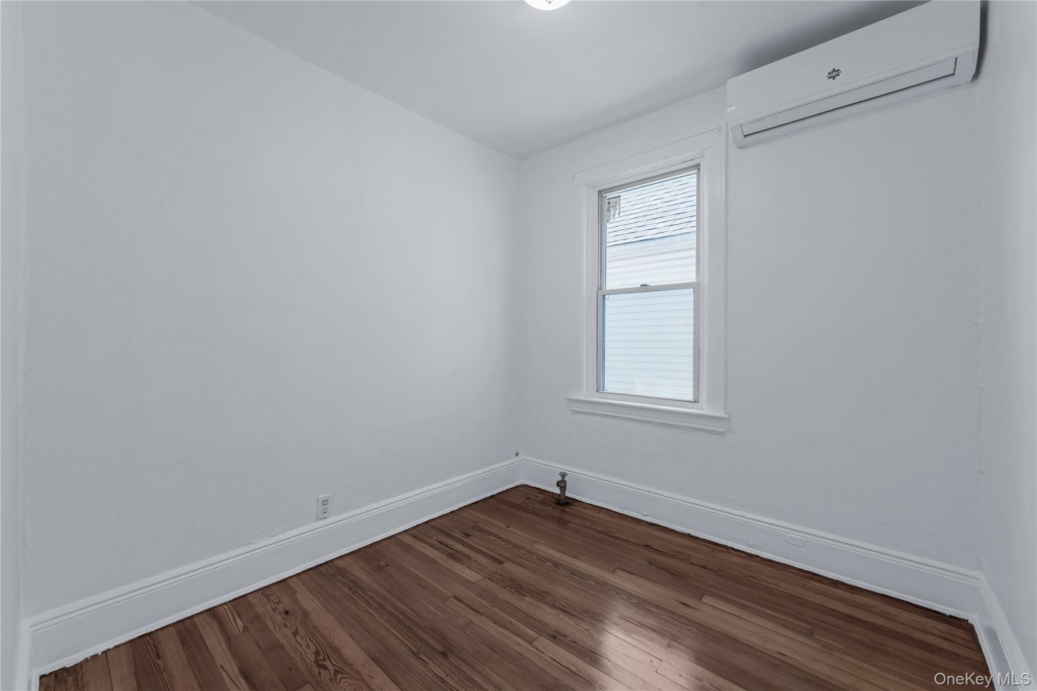 #6 photo, 132-11 109 Avenue, South Ozone Park , NY 11420