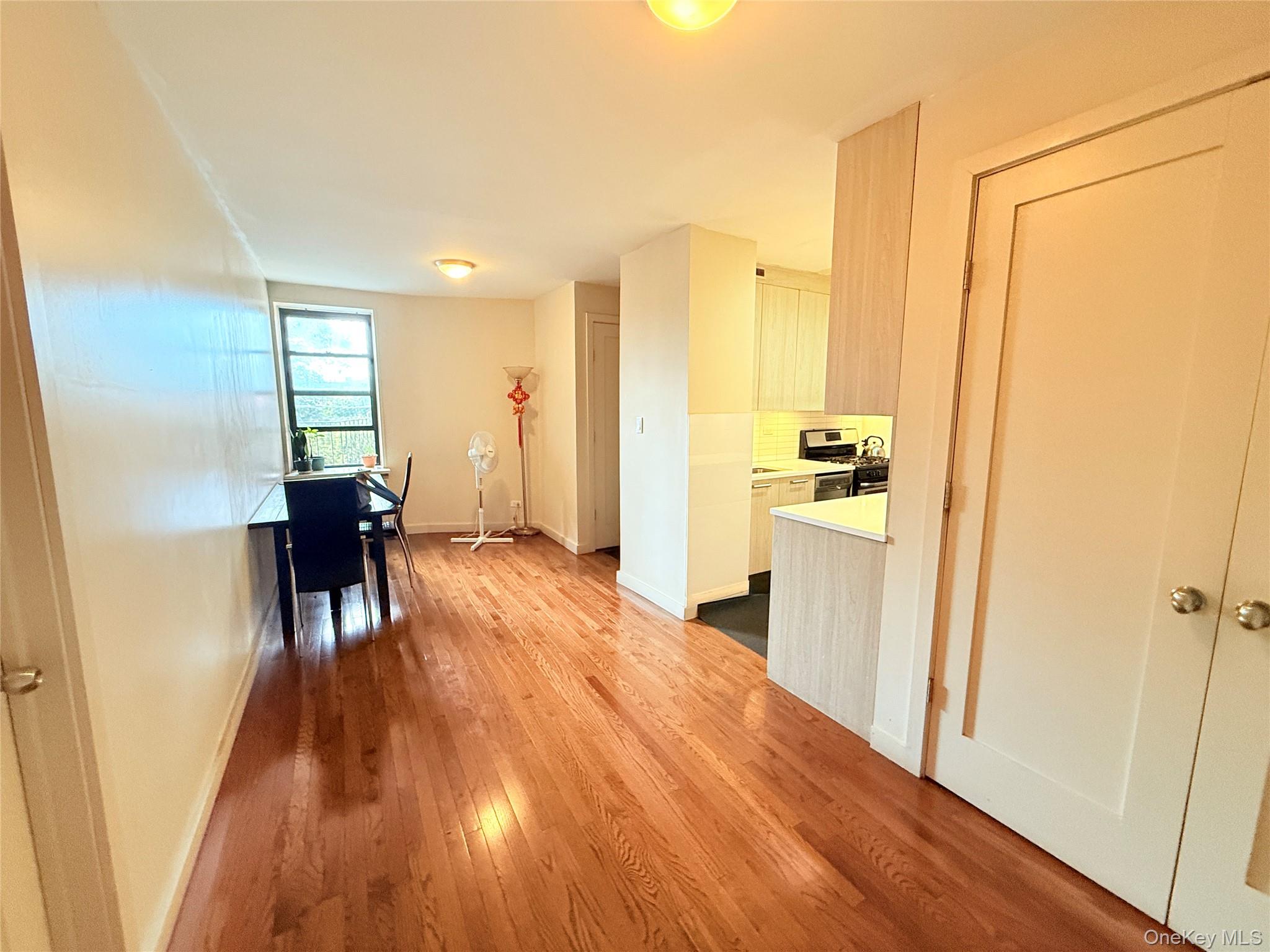 #12 photo, 8710 51st Avenue, クイーンズ区 Elmhurst , NY 11373