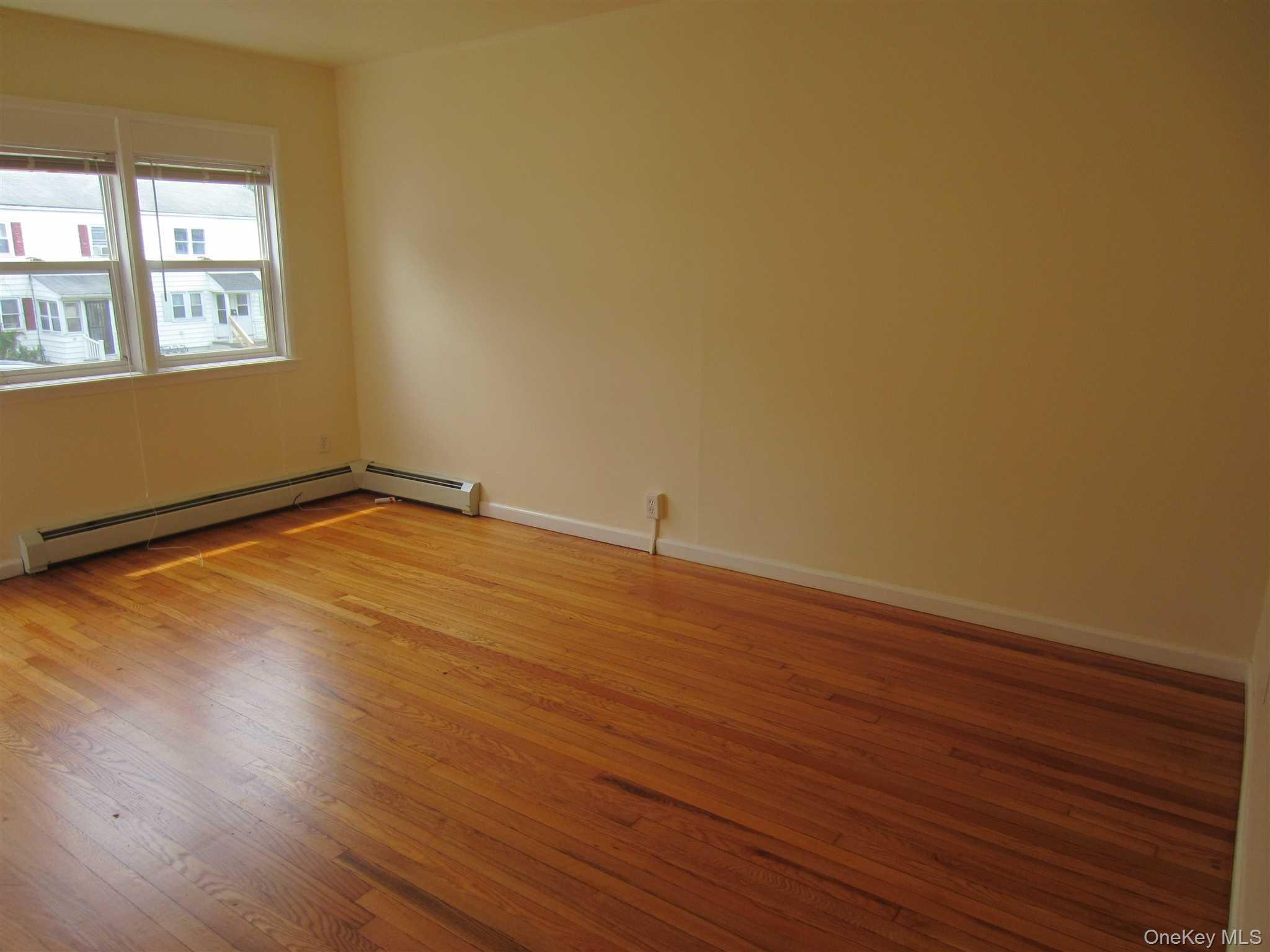 #7 photo, 21 Vernon Terrace, Poughkeepsie , NY 12601