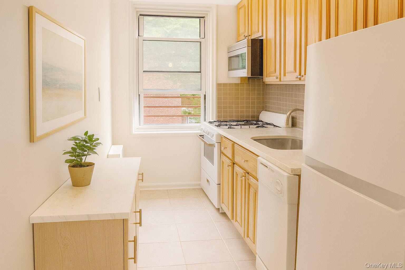 #4 photo, 1304 Midland Avenue, Yonkers , NY 10704