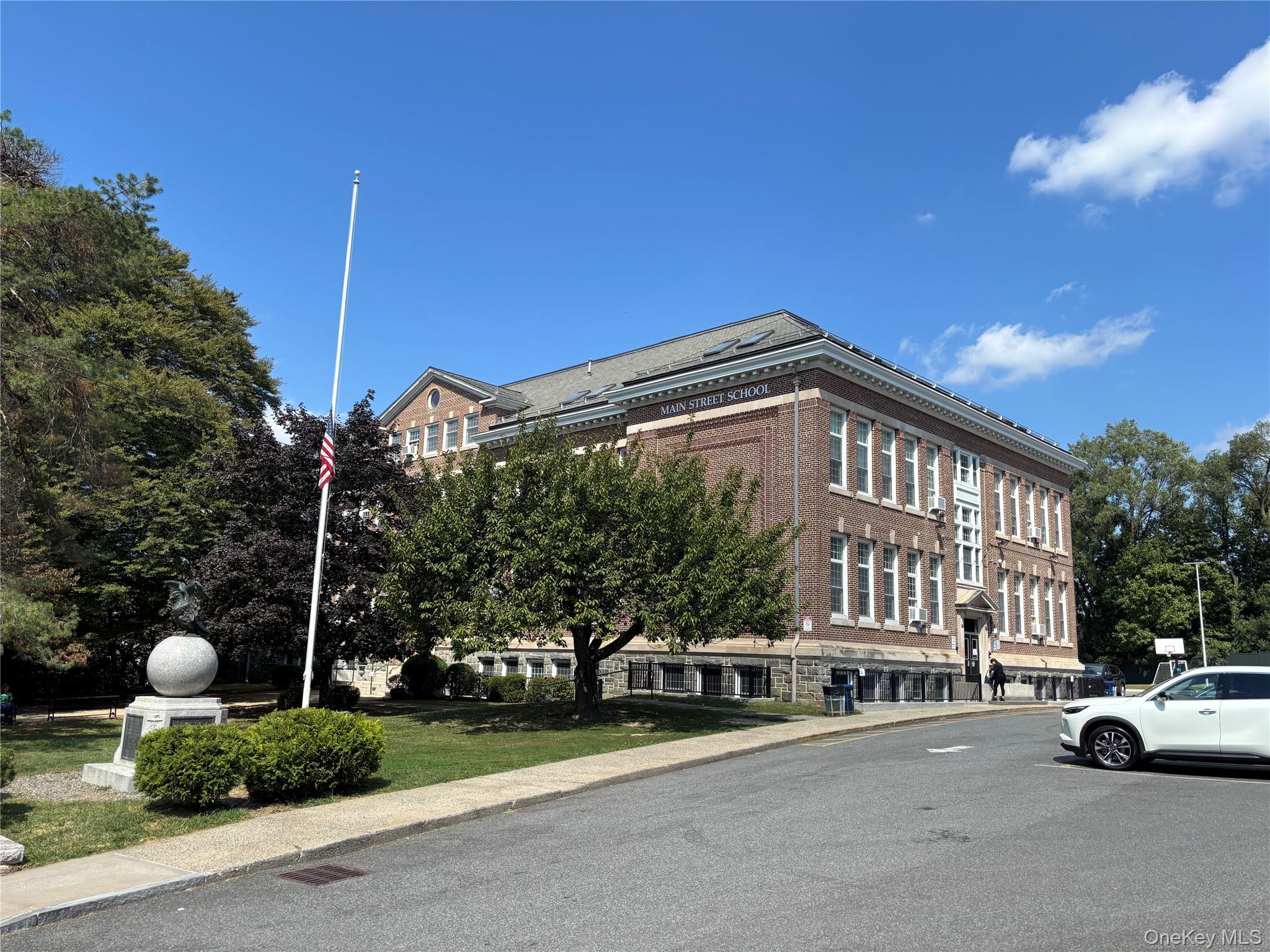 #16 photo, 120 N Broadway, Irvington , NY 10533