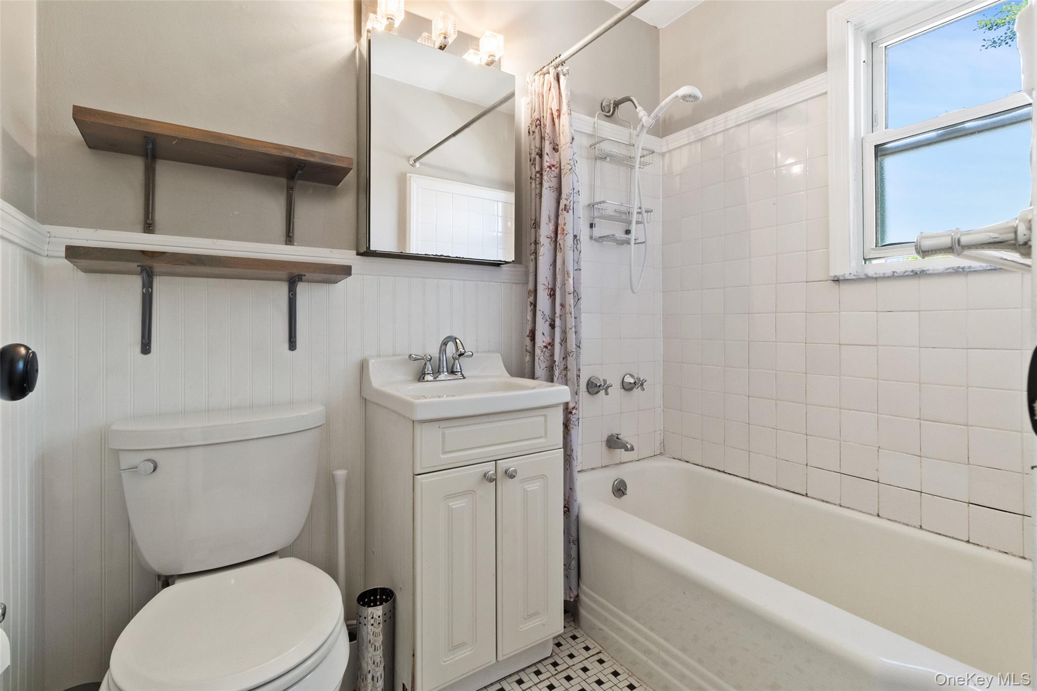 #7 photo, 120 N Broadway, Irvington , NY 10533