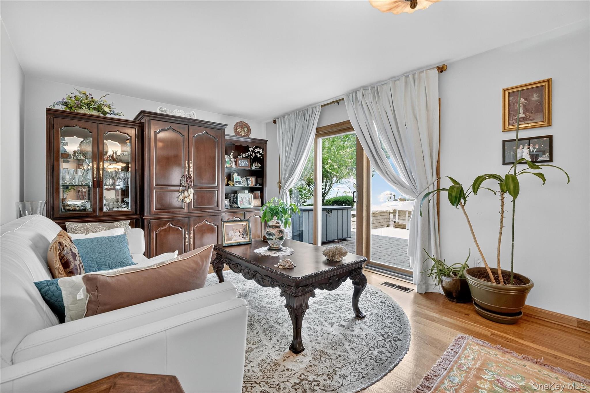 #11 photo, 99 Spencer Drive, New Rochelle , NY 10801