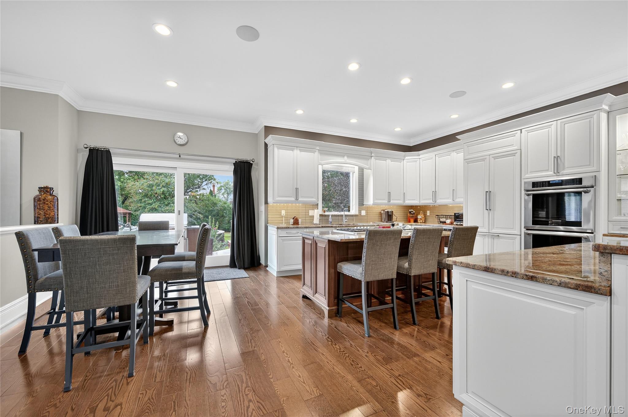 #12 photo, 65 Oriole Way, ナッソー郡 Westbury , NY 11590