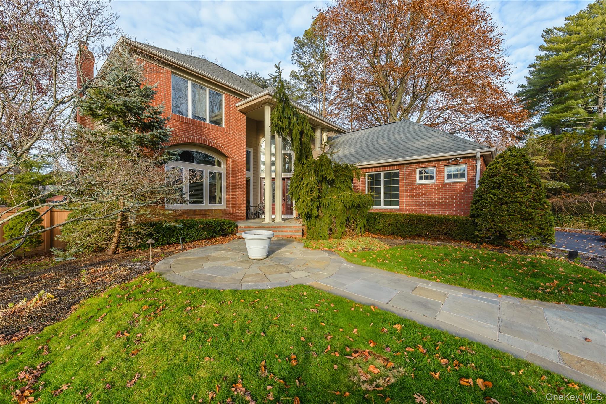 #2 photo, 65 Oriole Way, ナッソー郡 Westbury , NY 11590