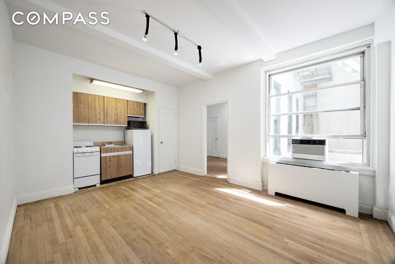 #3 photo, 325 W 45th Street, マンハッタン Hell's Kitchen , NY 10036