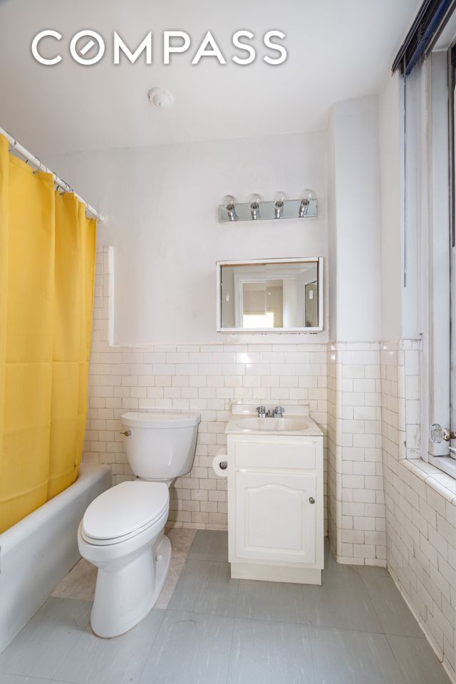 #7 photo, 325 W 45th Street, マンハッタン Hell's Kitchen , NY 10036