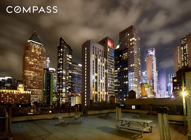 #9 photo, 325 W 45th Street, マンハッタン Hell's Kitchen , NY 10036