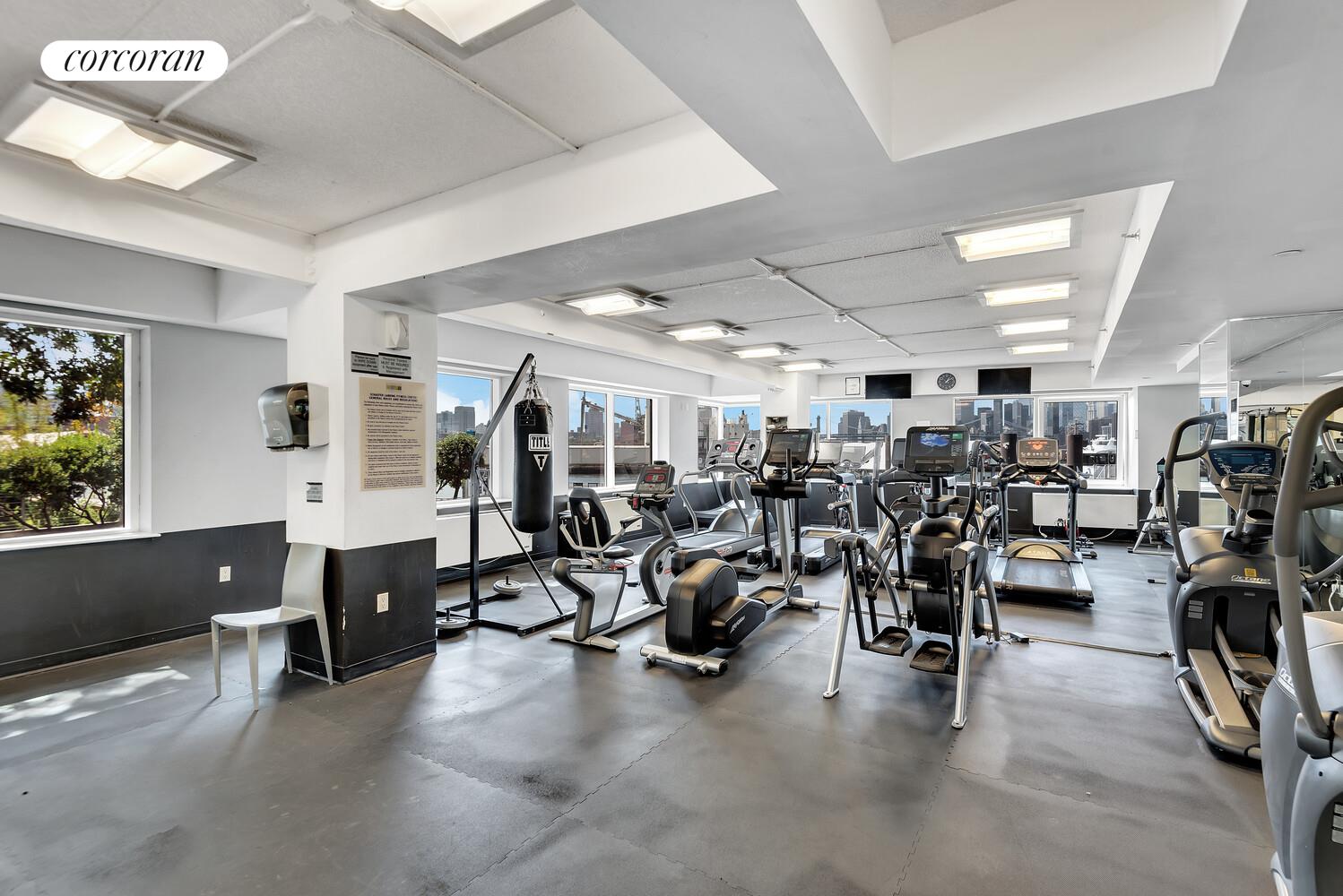 #10 photo, 446 KENT Avenue, ブルックリン区 Williamsburg,South , NY 11249