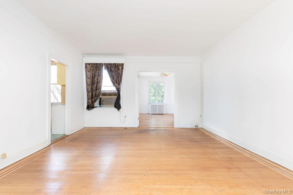 #10 photo, 3513 76th Street, クイーンズ区 Jackson Heights , NY 11372