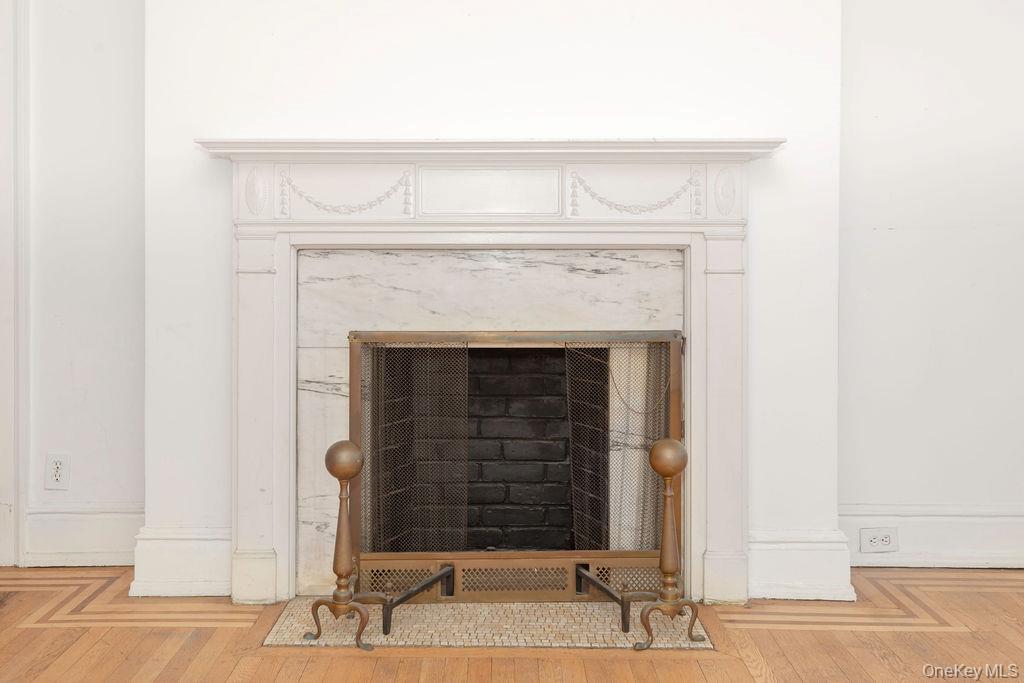 #7 photo, 3513 76th Street, クイーンズ区 Jackson Heights , NY 11372