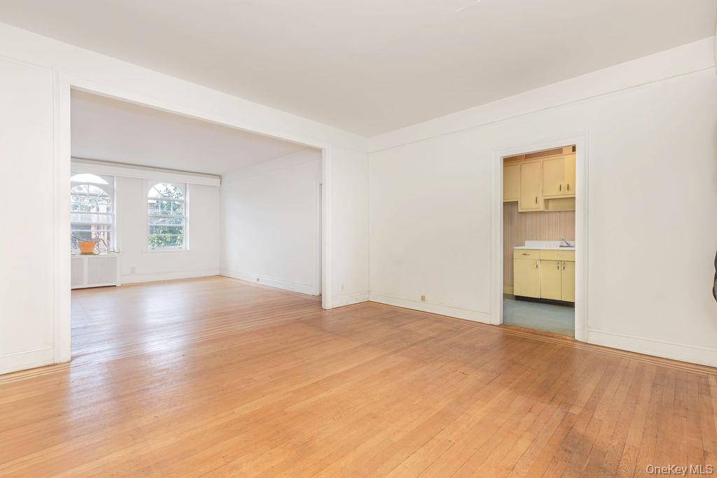 #9 photo, 3513 76th Street, クイーンズ区 Jackson Heights , NY 11372