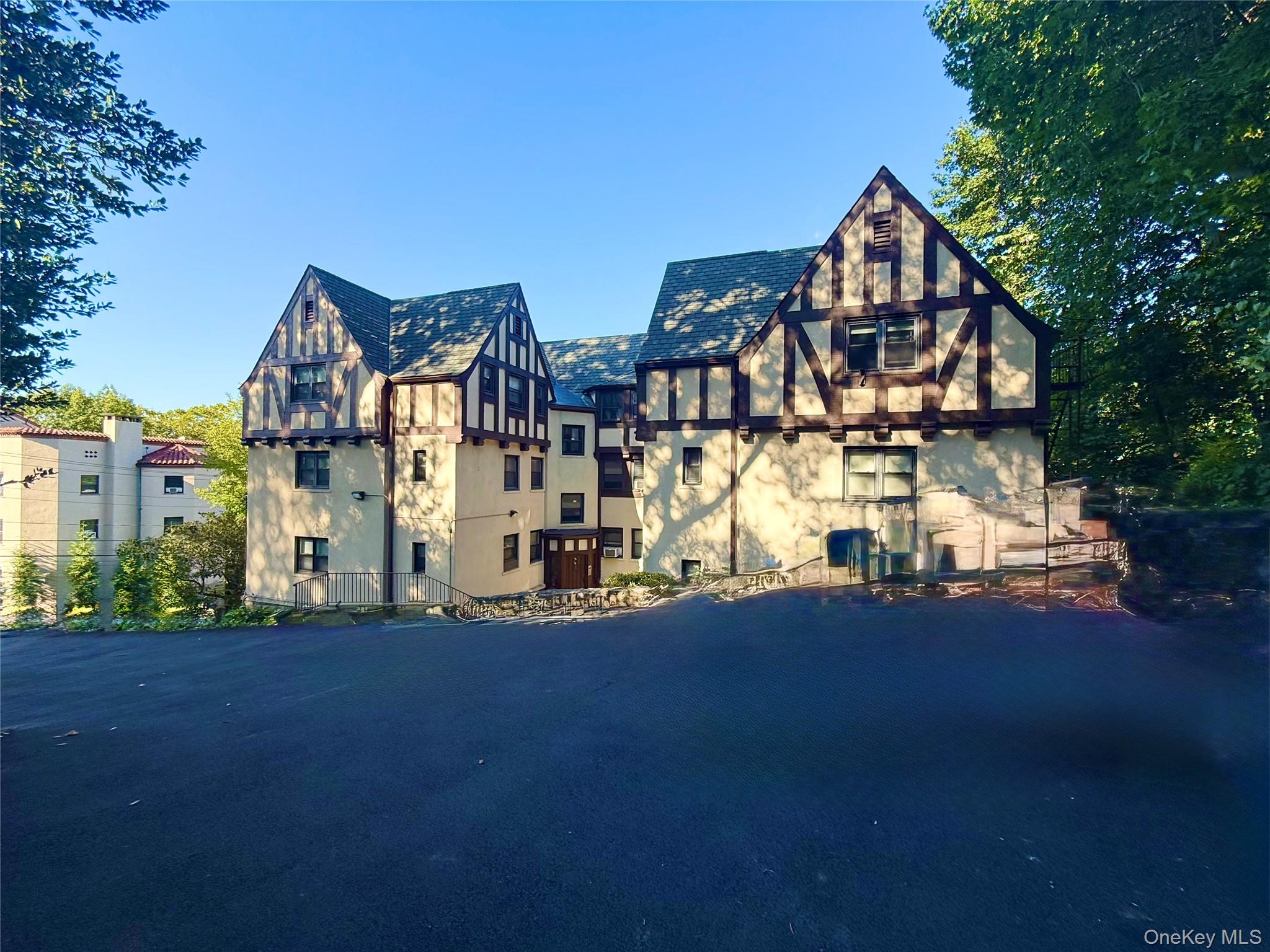 #2 photo, 64 Kensington Road, ブロンクス区 Bronxville , NY 10708