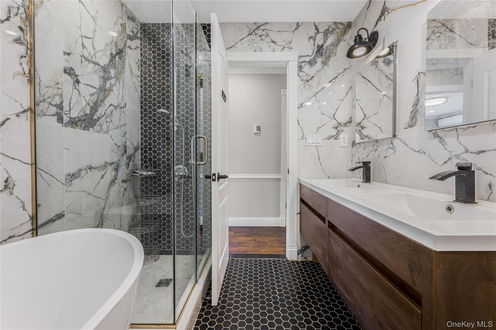 #14 photo, 2 Flo Drive, Syosset , NY 11791