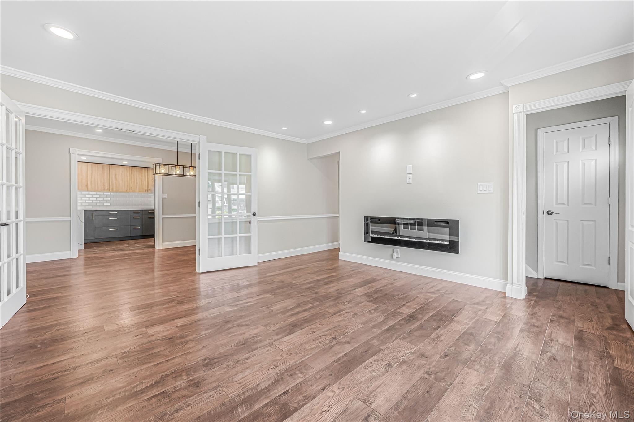 #2 photo, 2 Flo Drive, Syosset , NY 11791