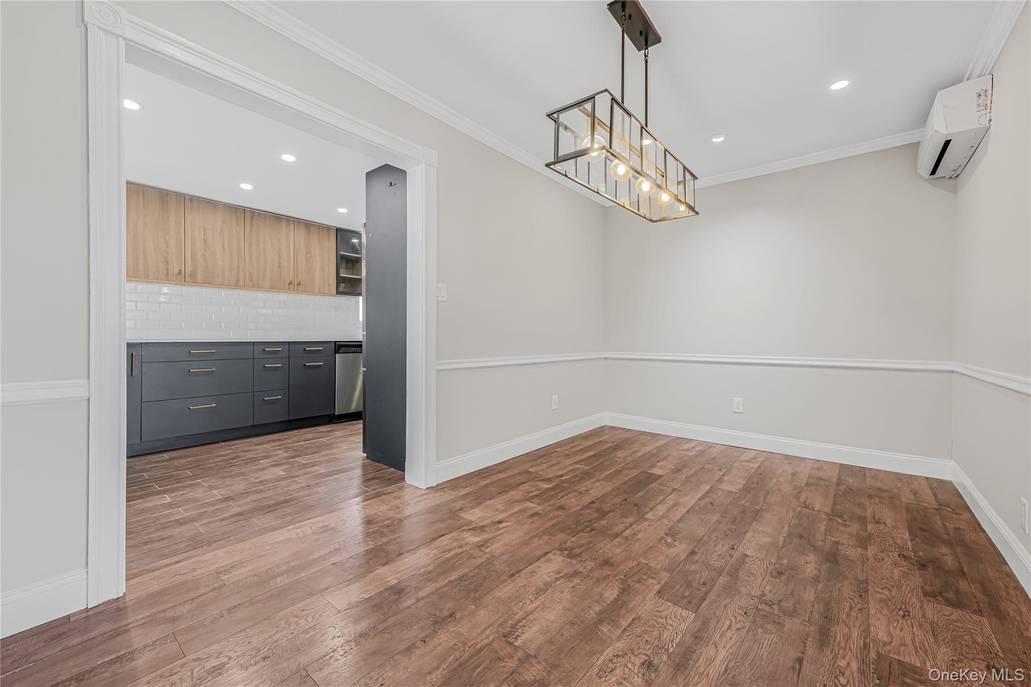 #4 photo, 2 Flo Drive, Syosset , NY 11791