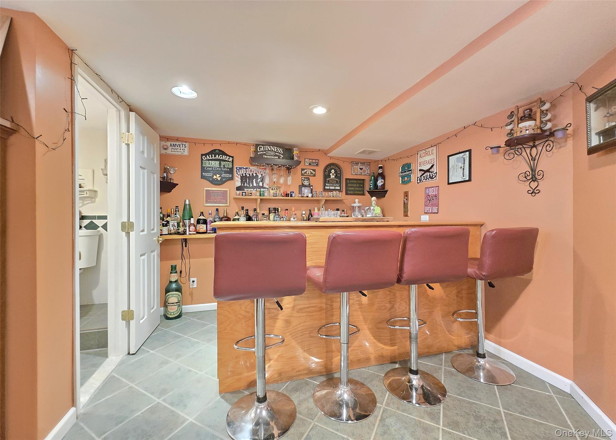 #17 photo, 16 Ballad Circle, サフォーク郡 Holbrook , NY 11741