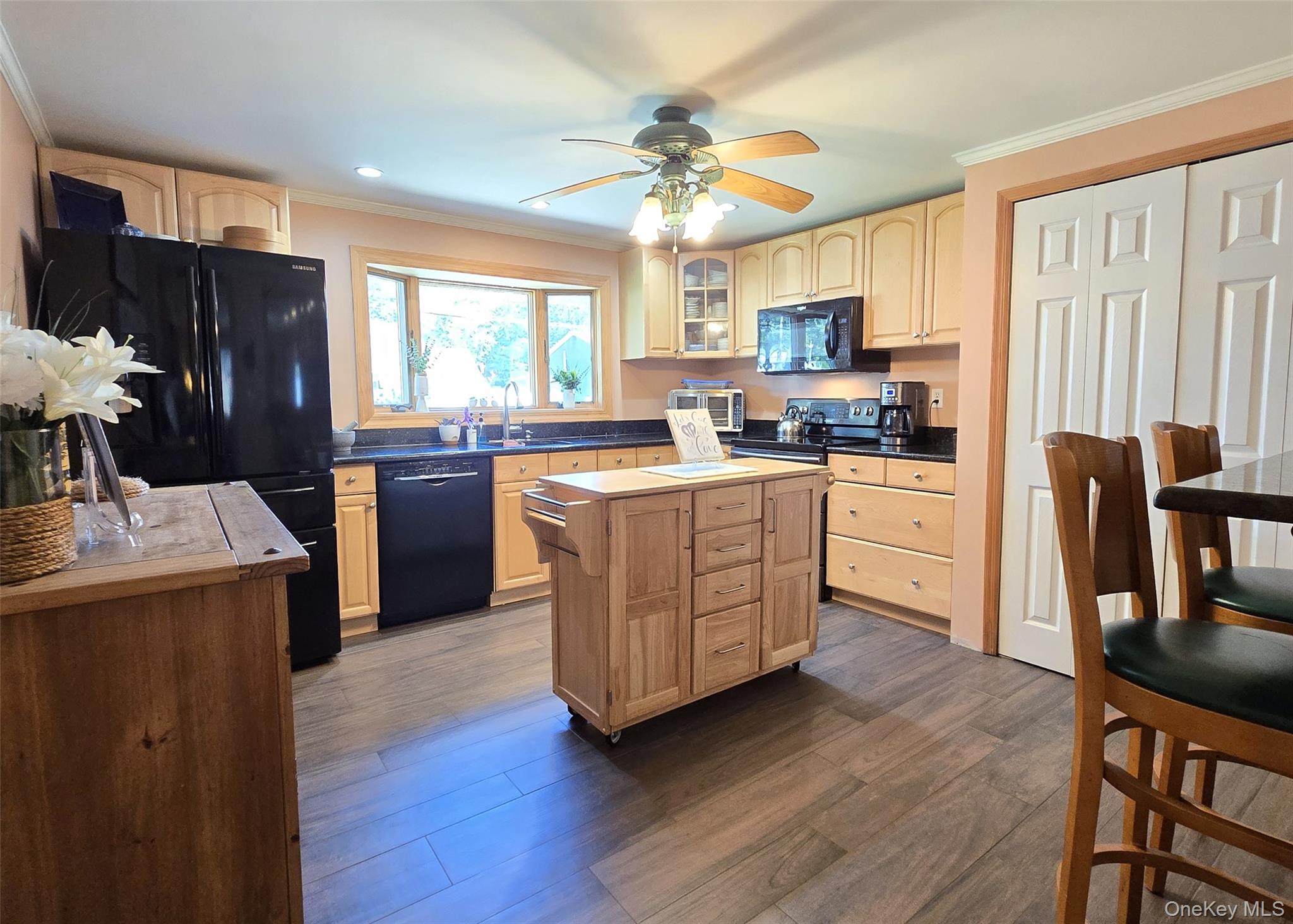 #4 photo, 16 Ballad Circle, サフォーク郡 Holbrook , NY 11741