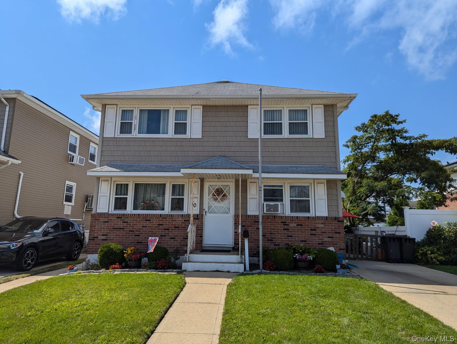 #1 photo, 70 Marina Road, नासाउ काउंटी Island Park , NY 11558