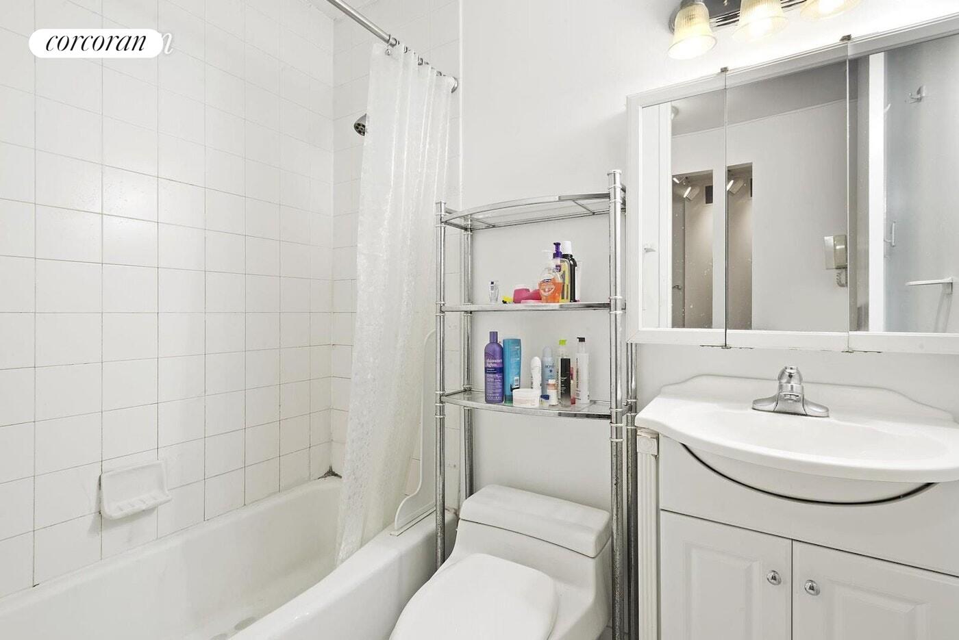 #5 photo, 393 W 49TH Street, Hells Kitchen , NY 10019