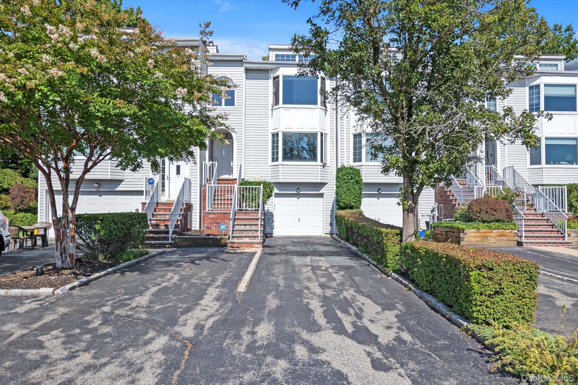 #1 photo, 242-12A oak park Drive, クイーンズ区 Douglaston , NY 11362