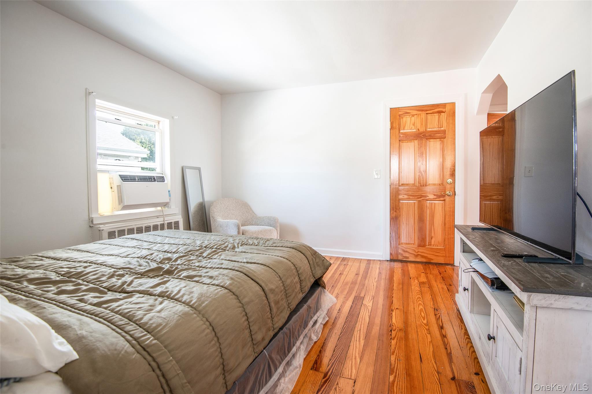 #16 photo, 1625 Stadium Avenue, Bronx , NY 10465